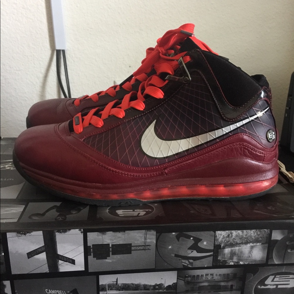 Nike lebron 7